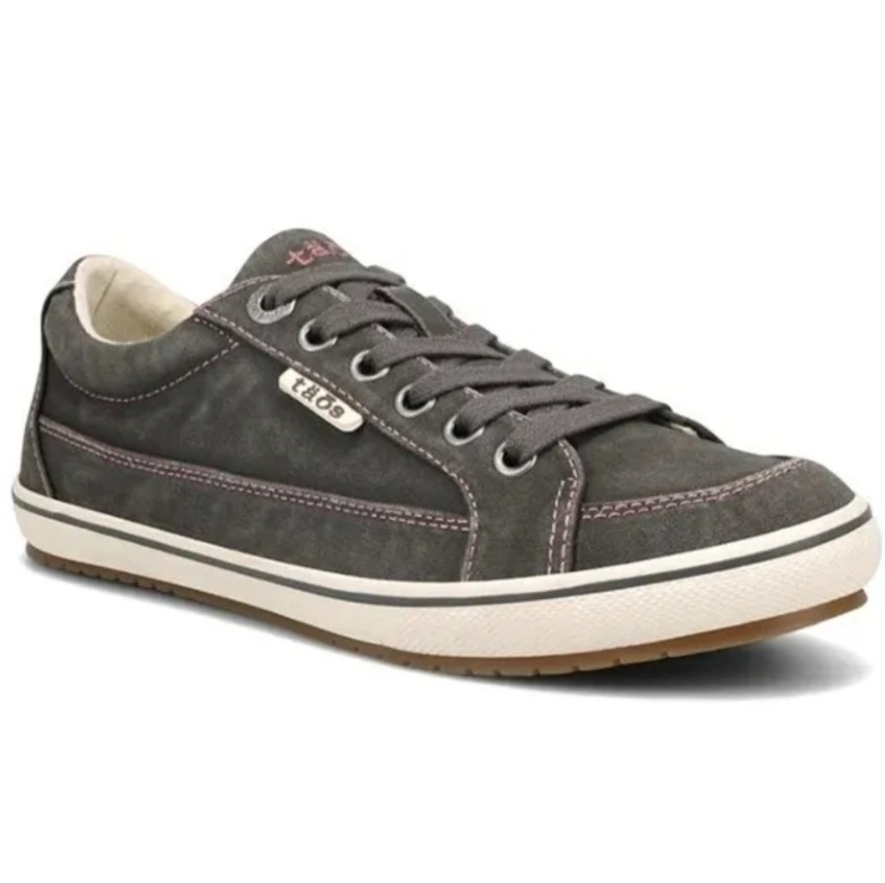 Taos Moc Star  Women's Graphite Distressed  Sneakers